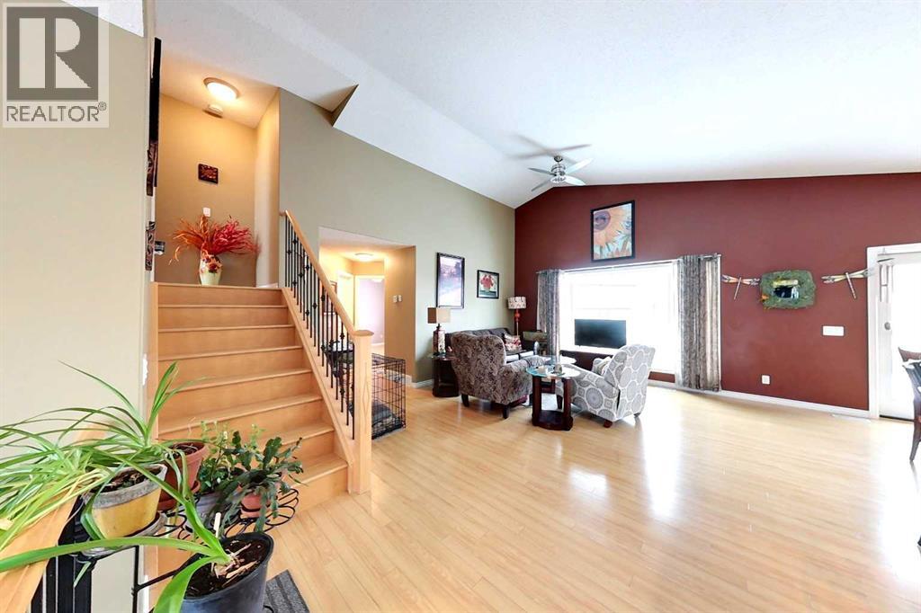 725 10 Street Se, Slave Lake, Alberta  T0G 2A3 - Photo 5 - A2293347