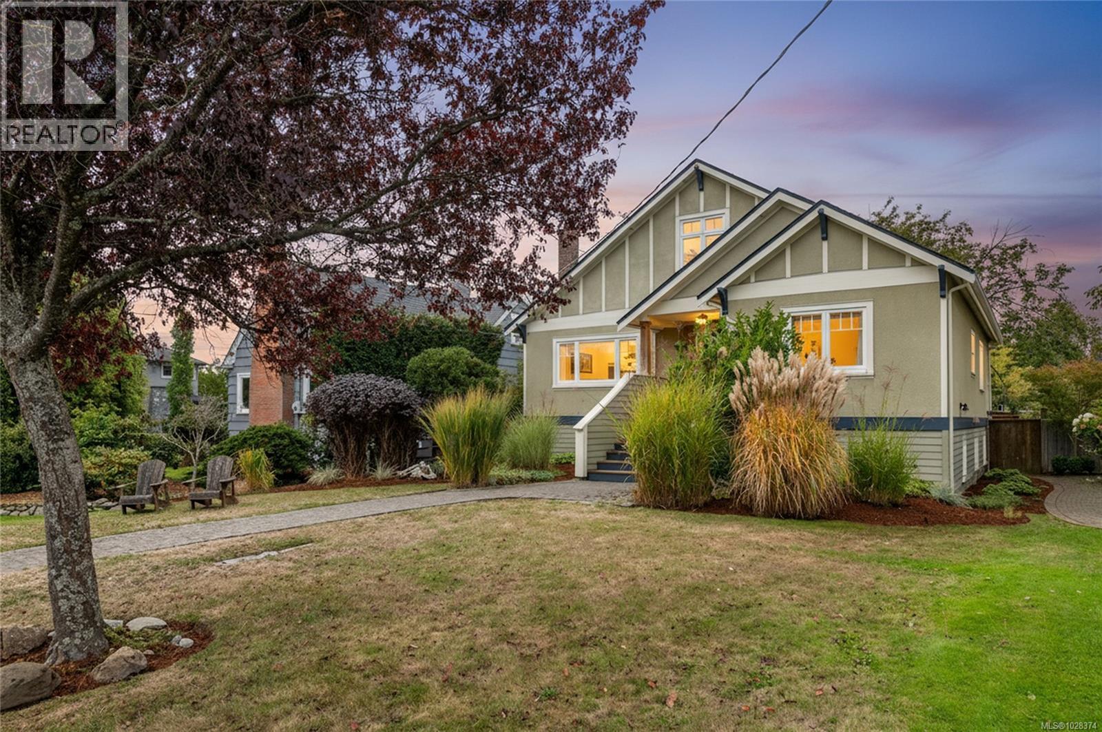 2709 Burdick Ave, Oak Bay, British Columbia