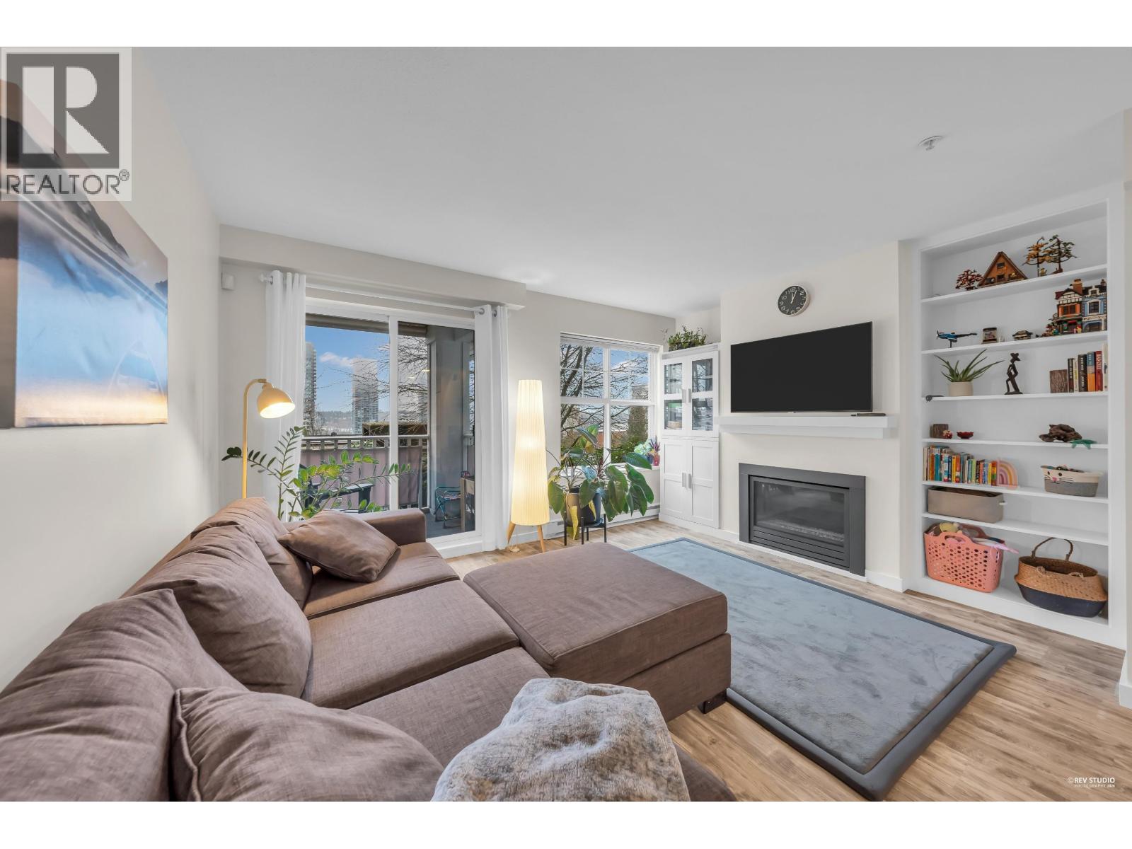 19 123 Seventh Street, New Westminster, British Columbia  V3M 6Y2 - Photo 1 - R3102061