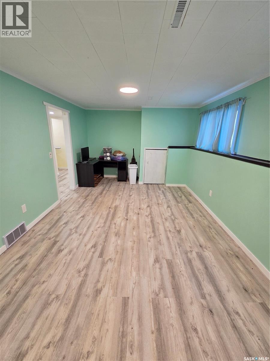 621 Mccall Street, Oxbow, Saskatchewan  S0C 2B0 - Photo 46 - SK031028