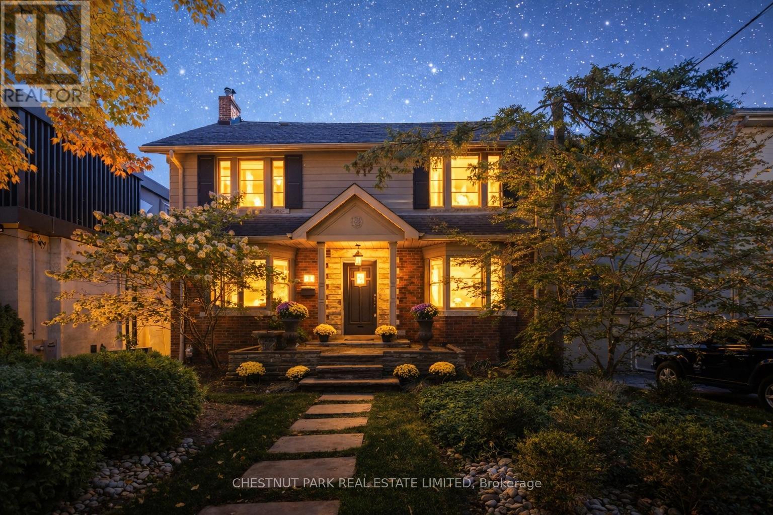 21 CORTLEIGH BOULEVARD, Toronto, Ontario