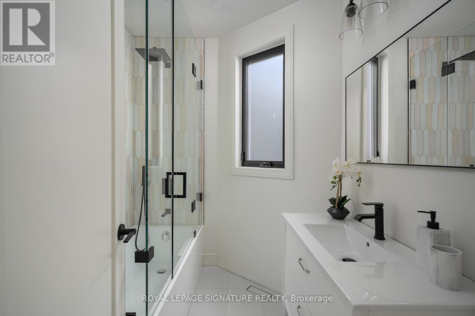 26 Pape Avenue, Toronto, Ontario  M4M 2V6 - Photo 12 - E12792702