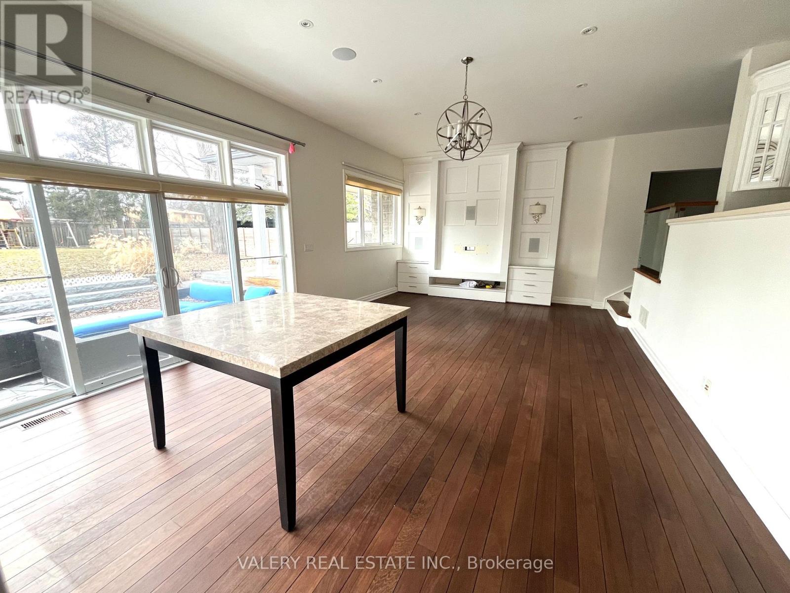 32 Belvedere Drive, Oakville, Ontario  L6L 4B6 - Photo 10 - W12910836