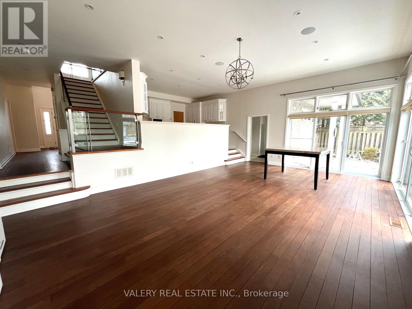 32 Belvedere Drive, Oakville, Ontario  L6L 4B6 - Photo 13 - W12910836