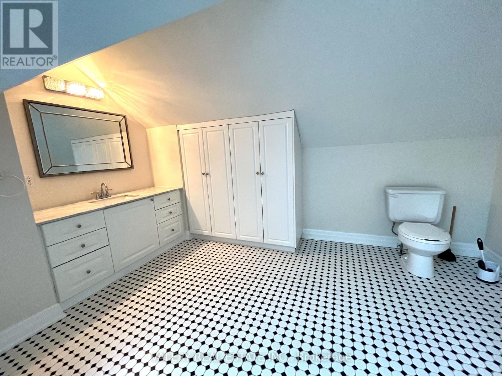 32 Belvedere Drive, Oakville, Ontario  L6L 4B6 - Photo 20 - W12910836