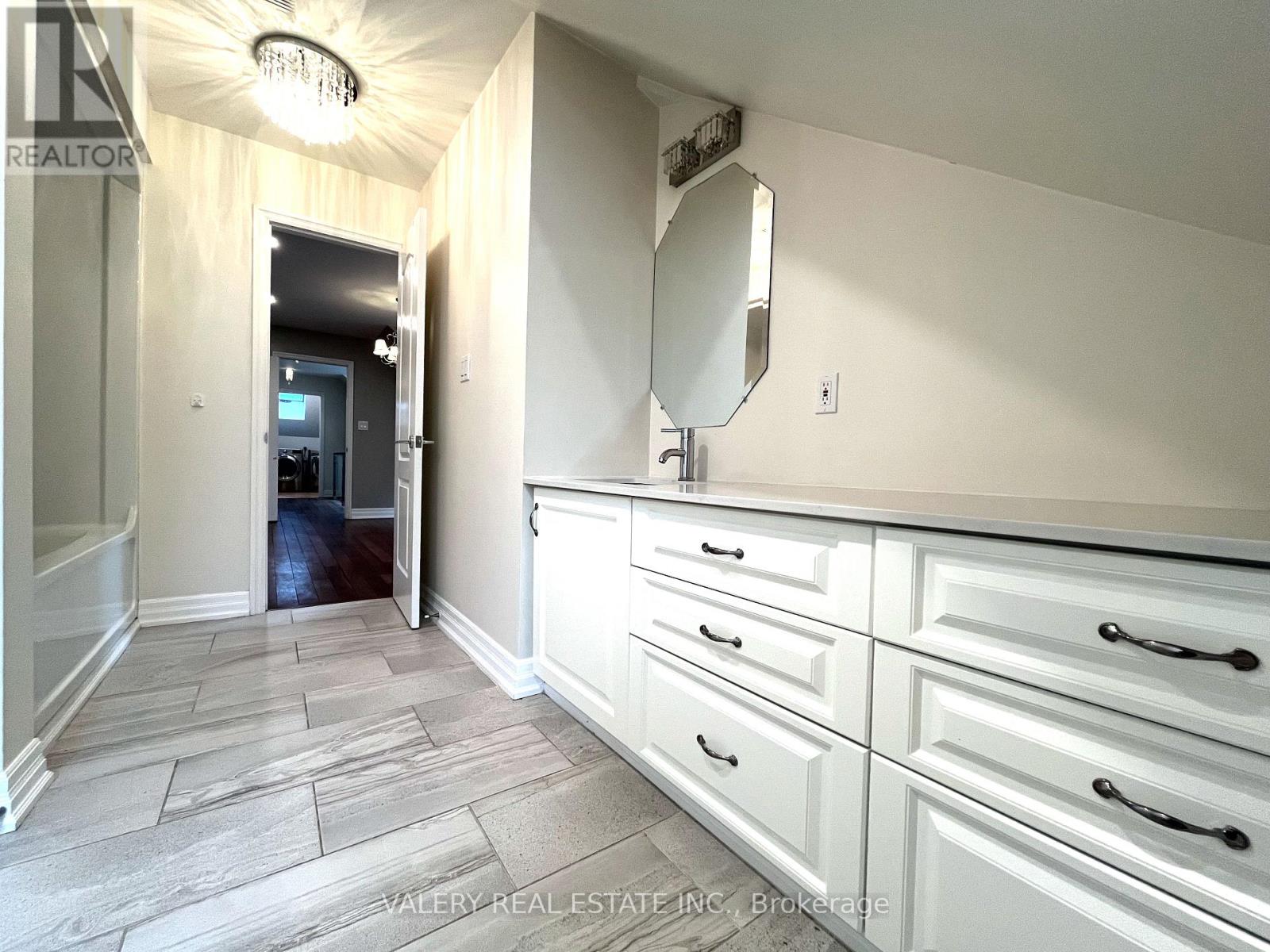 32 Belvedere Drive, Oakville, Ontario  L6L 4B6 - Photo 26 - W12910836