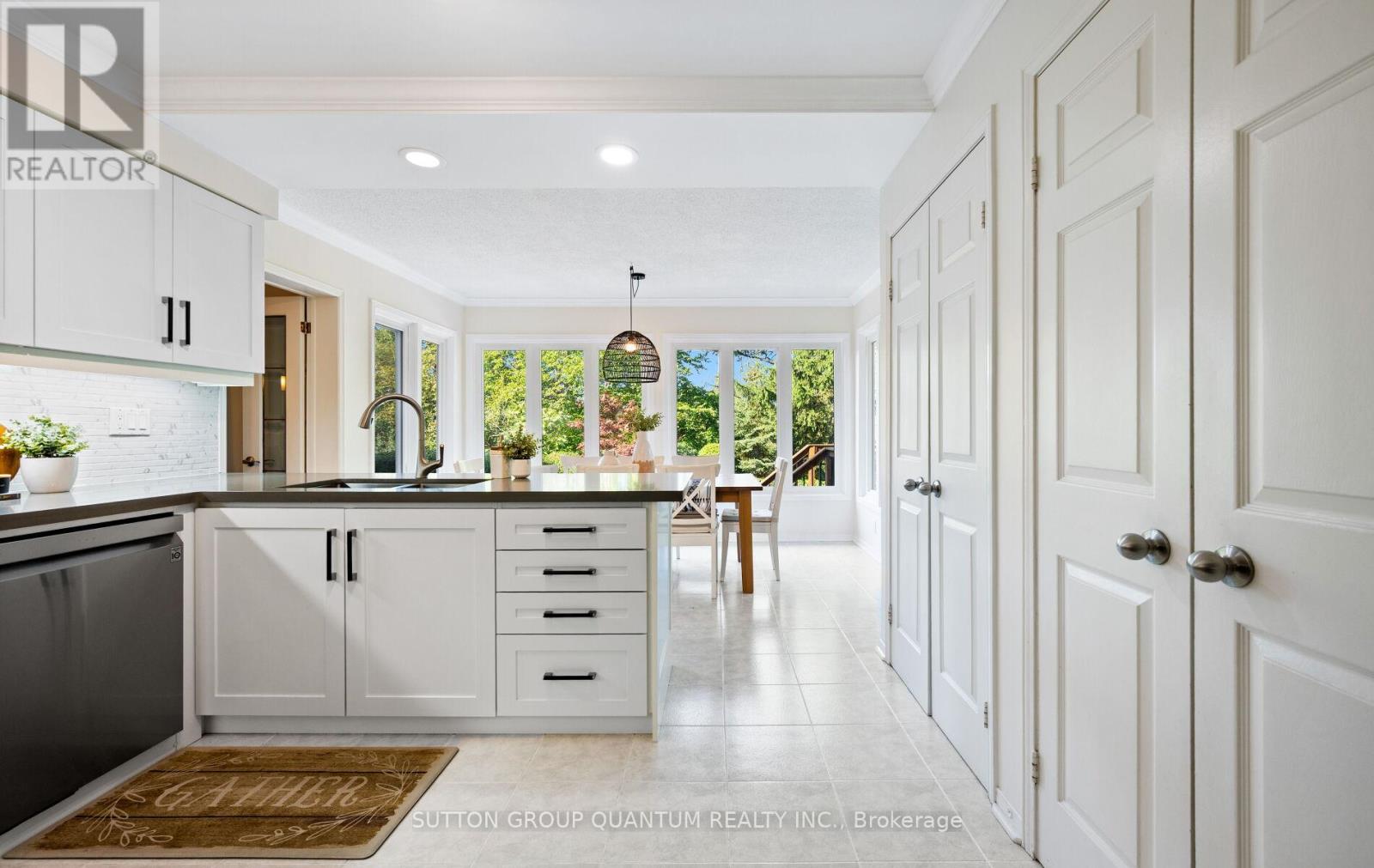 4008 Powderhorn Court, Mississauga, Ontario  L5L 3C4 - Photo 18 - W12910880