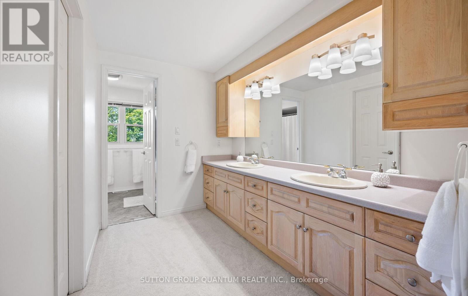 4008 Powderhorn Court, Mississauga, Ontario  L5L 3C4 - Photo 22 - W12910880