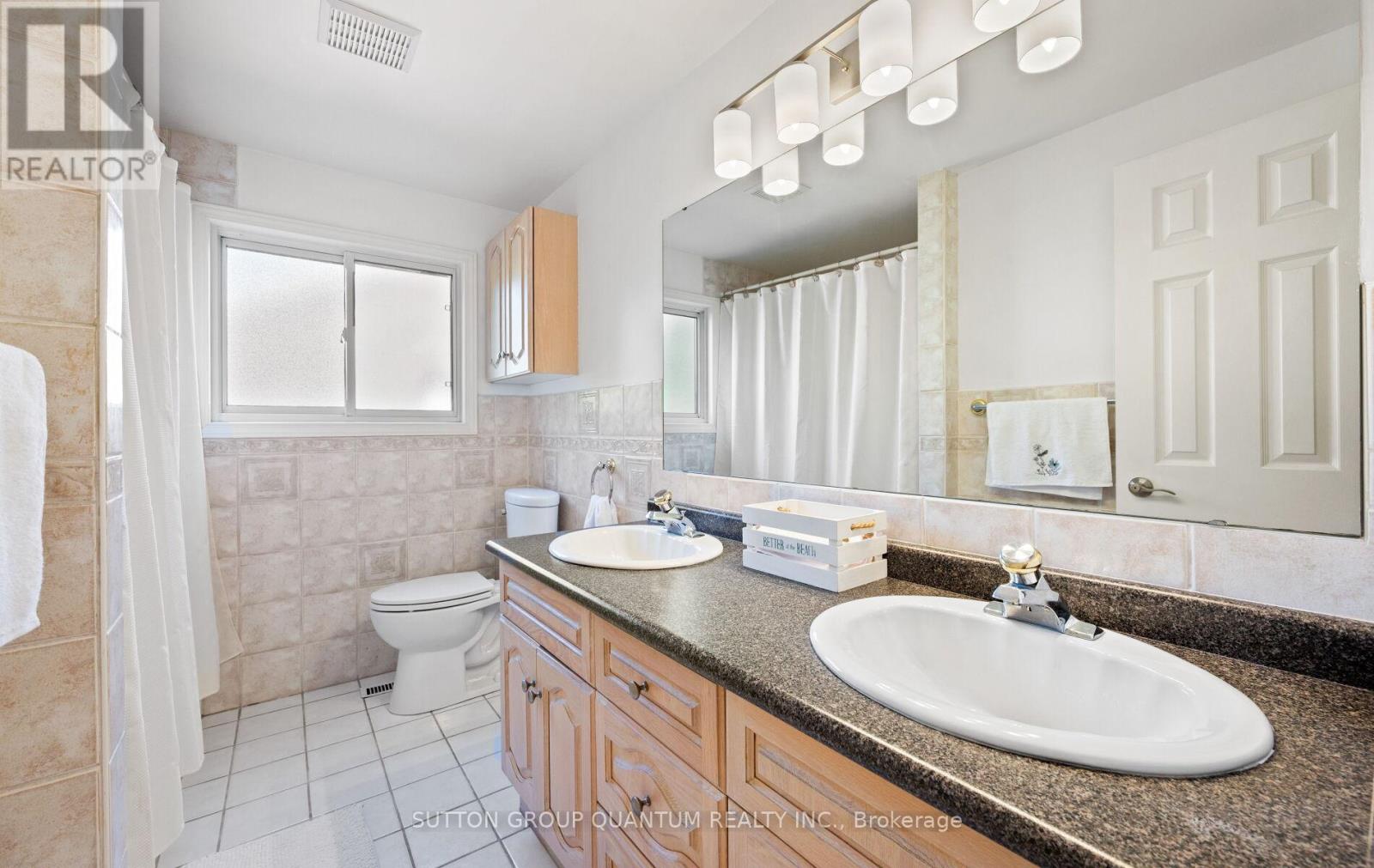 4008 Powderhorn Court, Mississauga, Ontario  L5L 3C4 - Photo 28 - W12910880