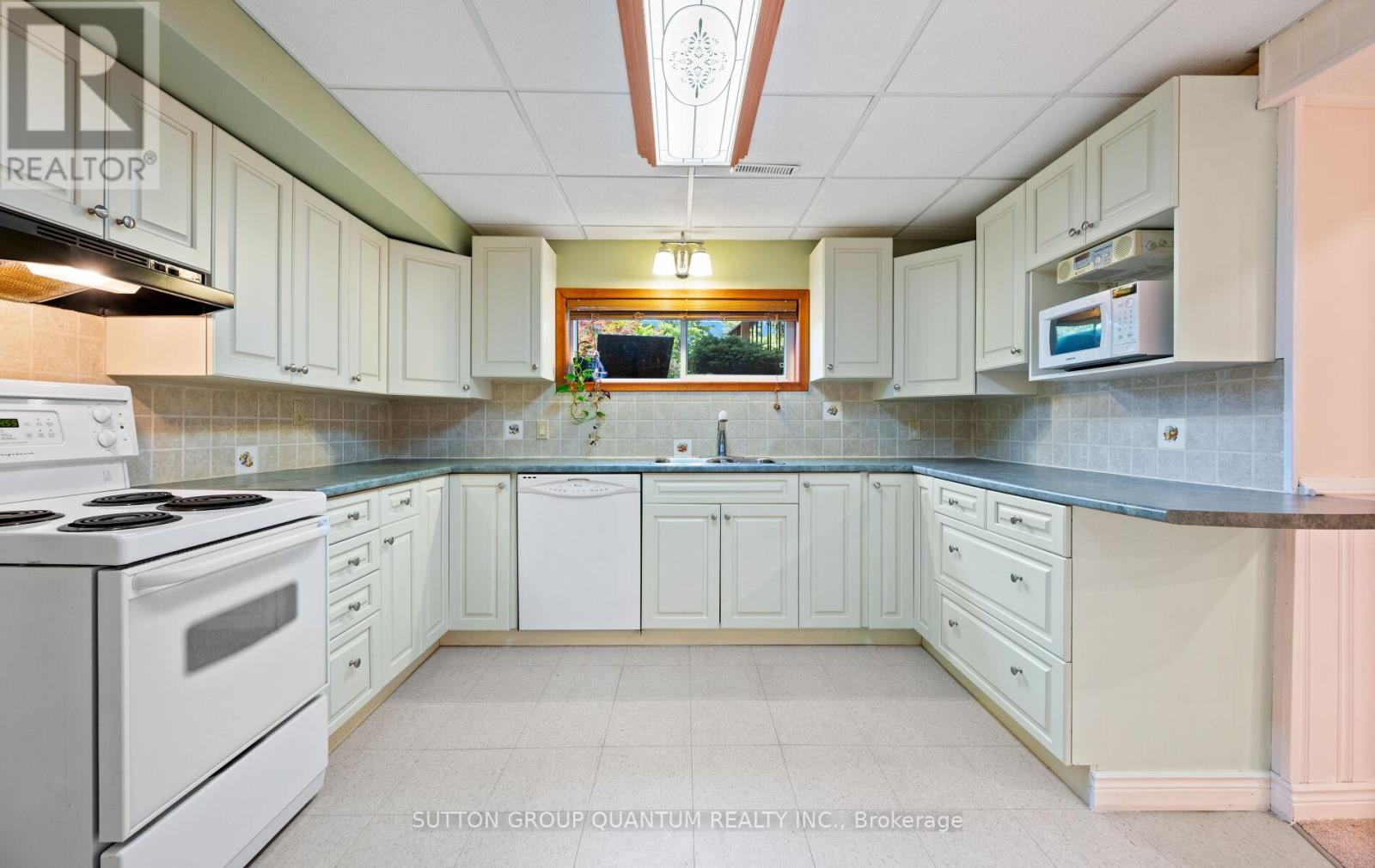 4008 Powderhorn Court, Mississauga, Ontario  L5L 3C4 - Photo 34 - W12910880