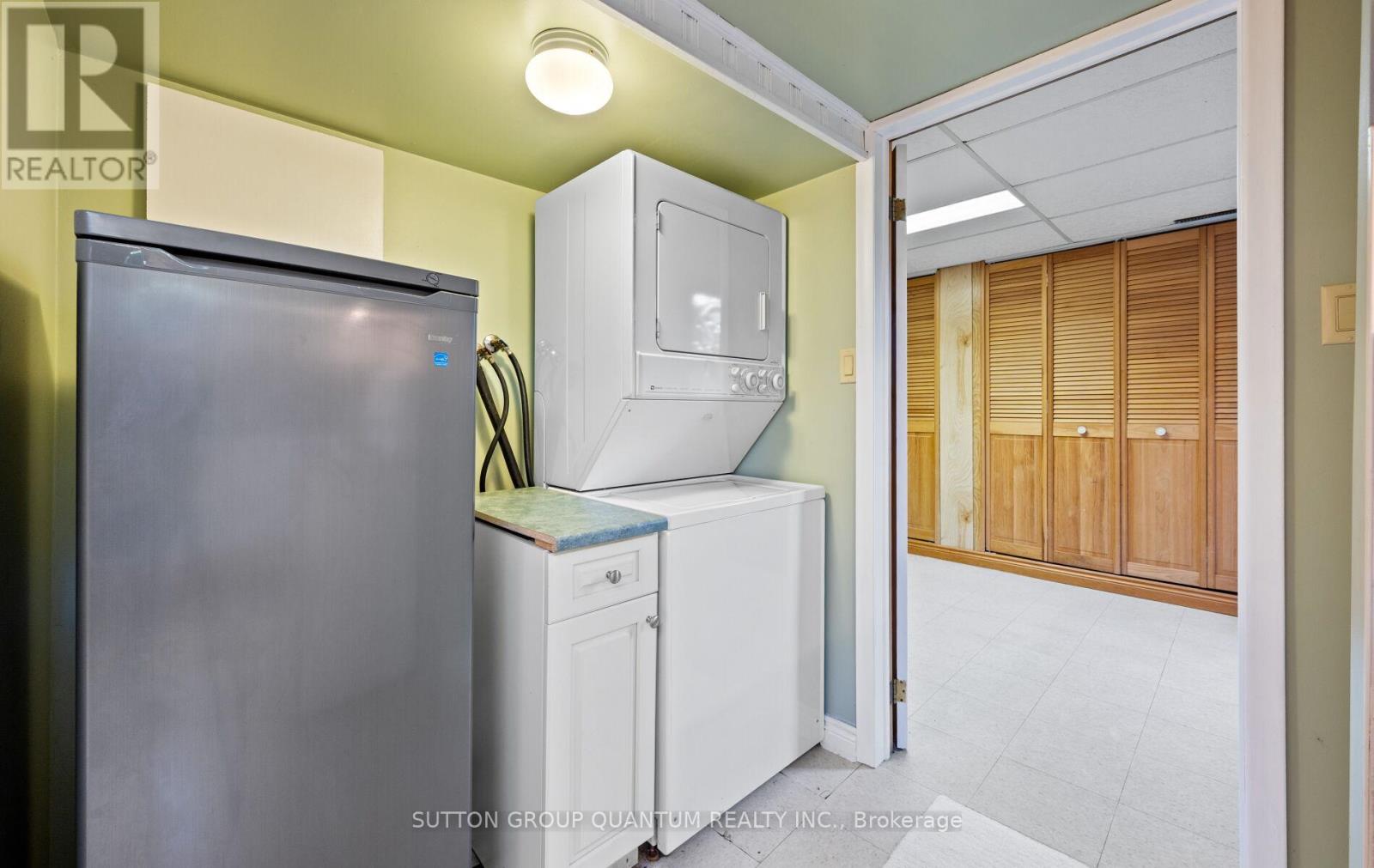 4008 Powderhorn Court, Mississauga, Ontario  L5L 3C4 - Photo 35 - W12910880