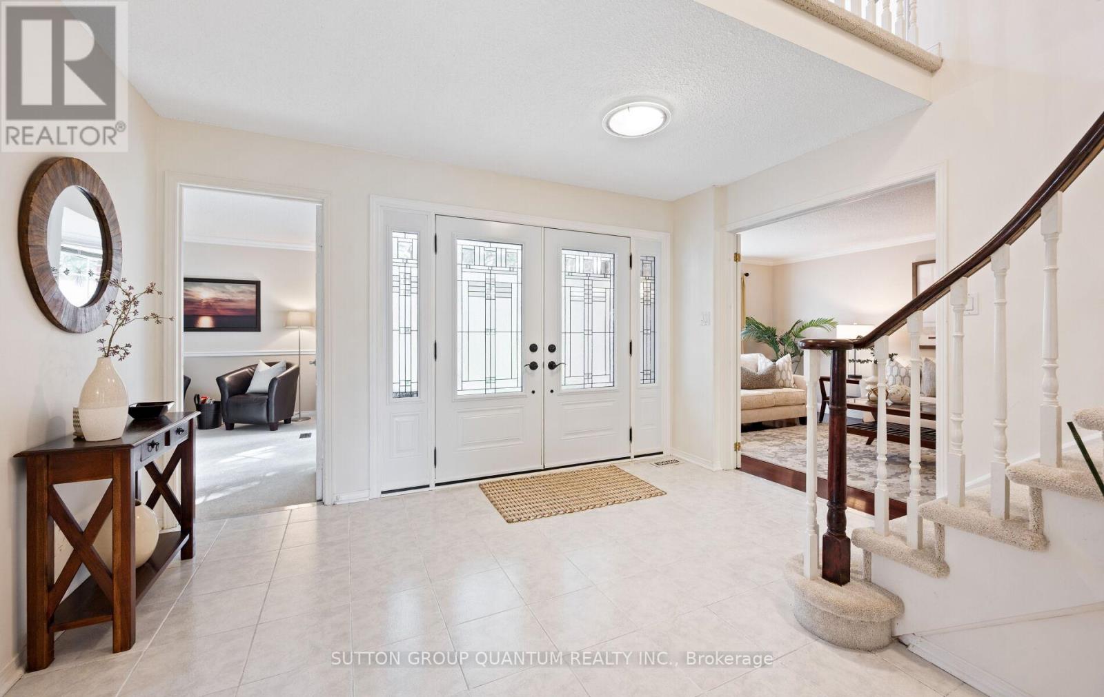 4008 Powderhorn Court, Mississauga, Ontario  L5L 3C4 - Photo 5 - W12910880