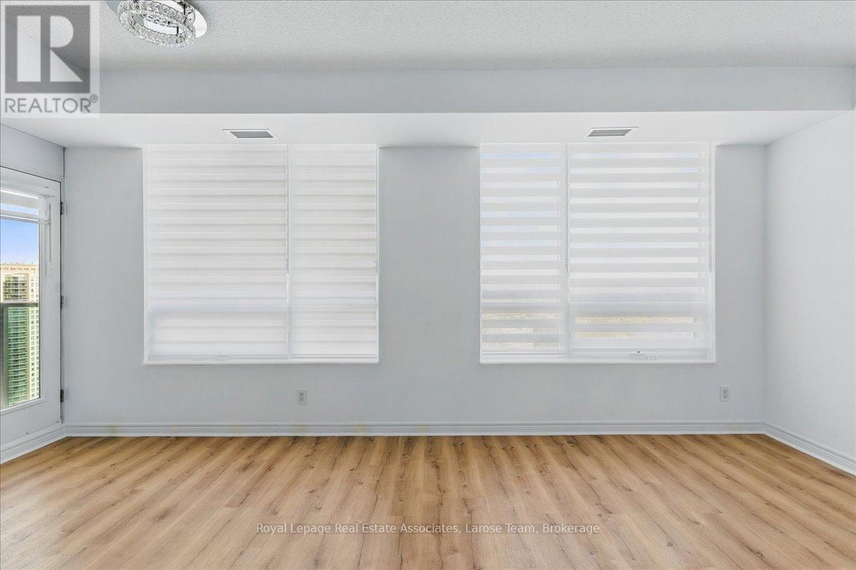 3701 - 208 Enfield Place, Mississauga, Ontario  L5B 0G8 - Photo 12 - W12910916