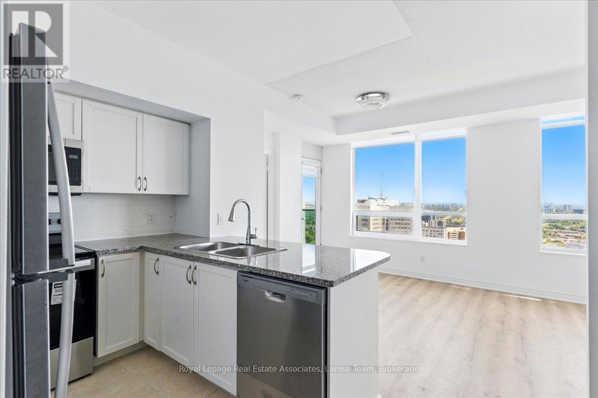 3701 - 208 Enfield Place, Mississauga, Ontario  L5B 0G8 - Photo 2 - W12910916