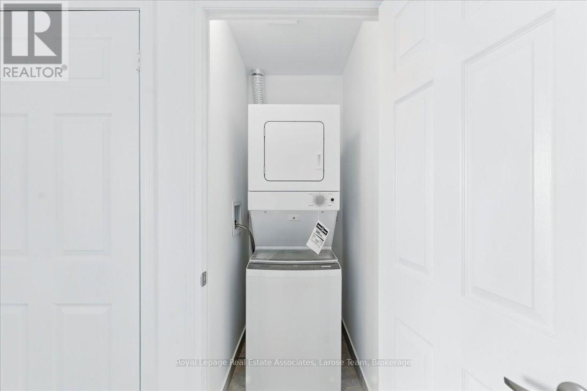 3701 - 208 Enfield Place, Mississauga, Ontario  L5B 0G8 - Photo 24 - W12910916