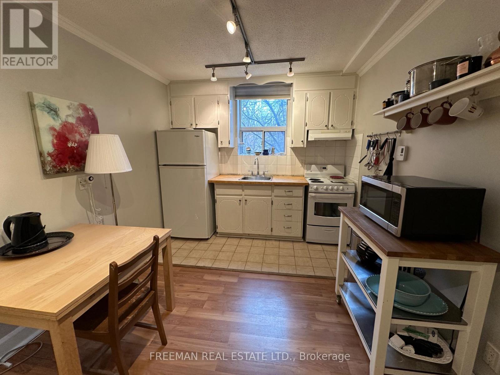 3 - 234 Indian Grove, Toronto, Ontario  M6P 2H4 - Photo 4 - W12910952