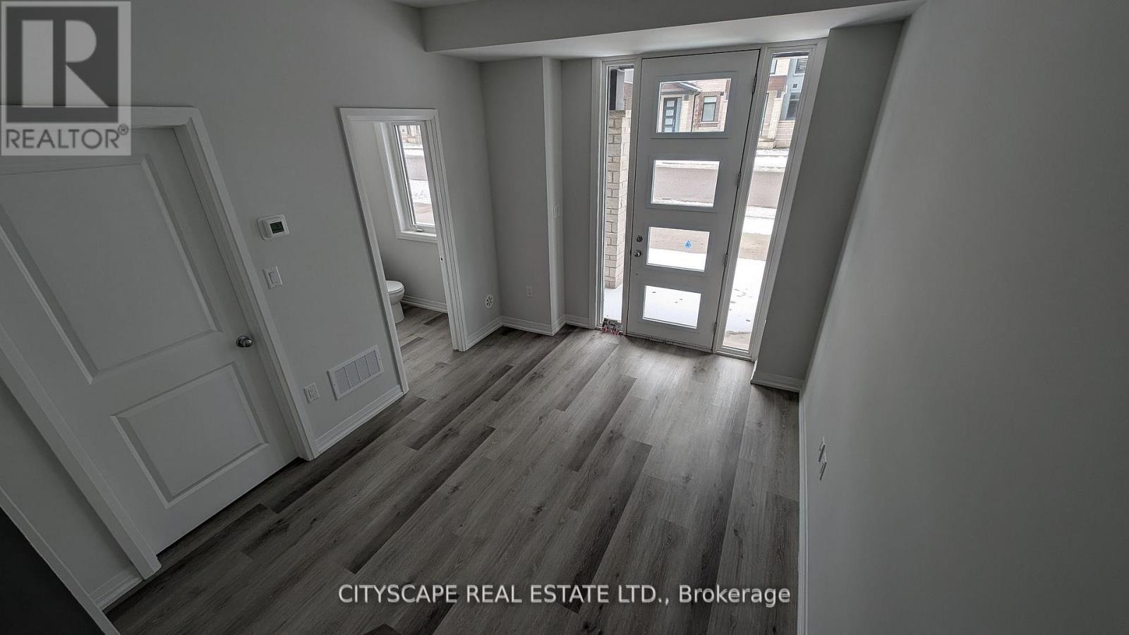 11 - 155 Equestrian Way, Cambridge, Ontario  N3E 0E8 - Photo 11 - X12909960