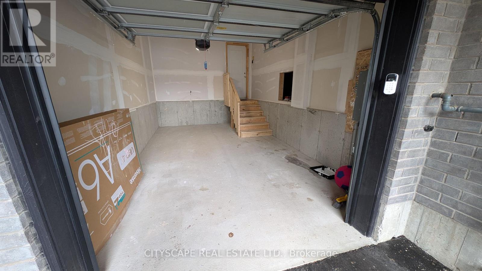 11 - 155 Equestrian Way, Cambridge, Ontario  N3E 0E8 - Photo 19 - X12909960