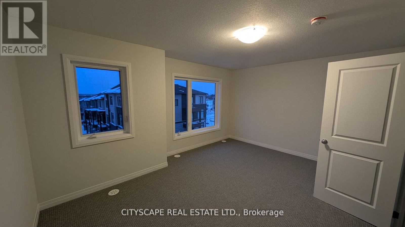 11 - 155 Equestrian Way, Cambridge, Ontario  N3E 0E8 - Photo 12 - X12909960