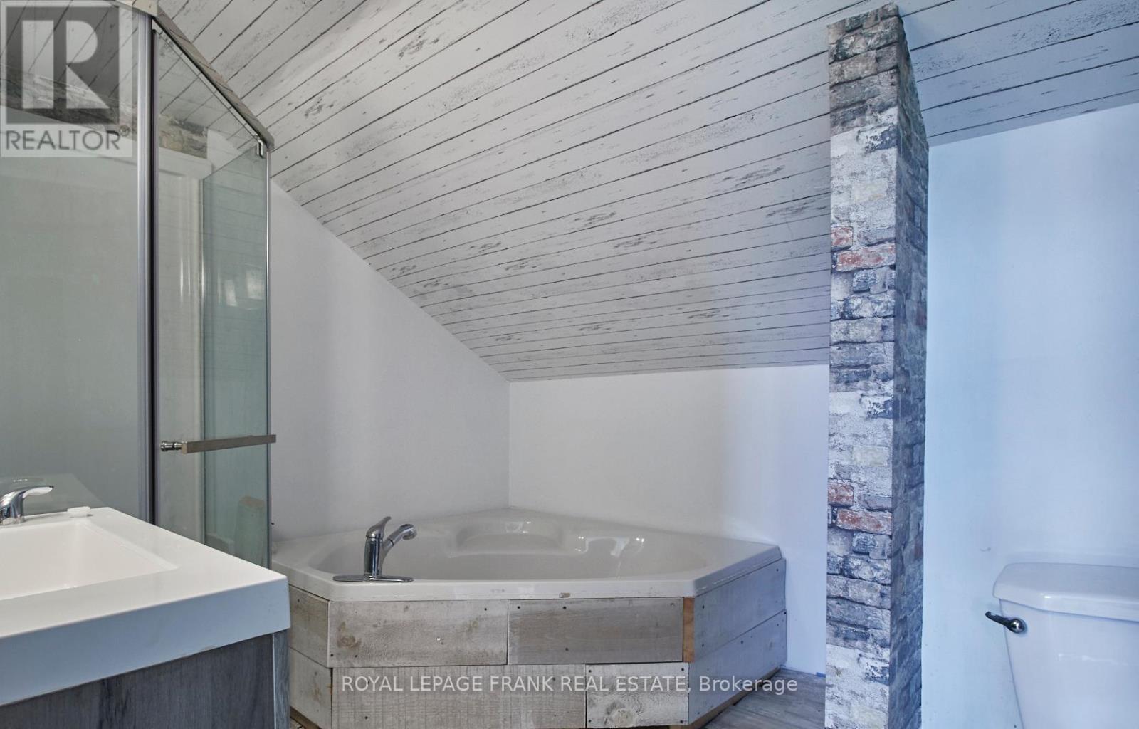 2009 Maple Grove Road, Clarington, Ontario  L1C 6M9 - Photo 14 - E12911102