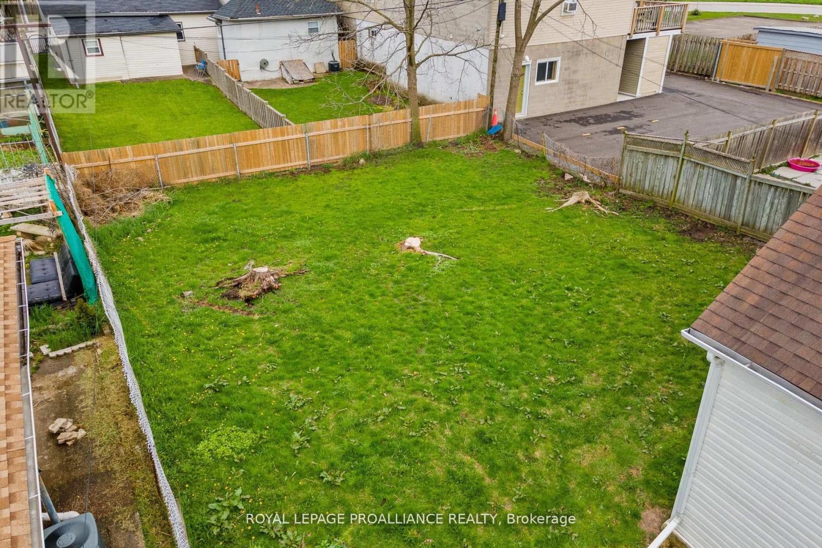 Upper - 5654 Desson Avenue, Niagara Falls, Ontario  L2G 3T2 - Photo 18 - X12911192