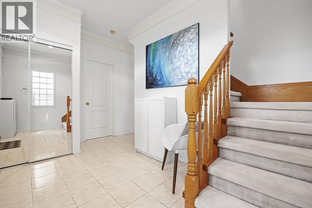 5799 St. Margarets Street, Vancouver, British Columbia  V5R 3H6 - Photo 2 - R3102368