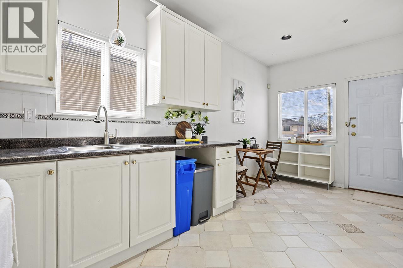 5799 St. Margarets Street, Vancouver, British Columbia  V5R 3H6 - Photo 6 - R3102368