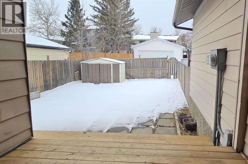 129 Berwick Drive Nw, Calgary, Alberta  T3K 1E7 - Photo 27 - A2293000