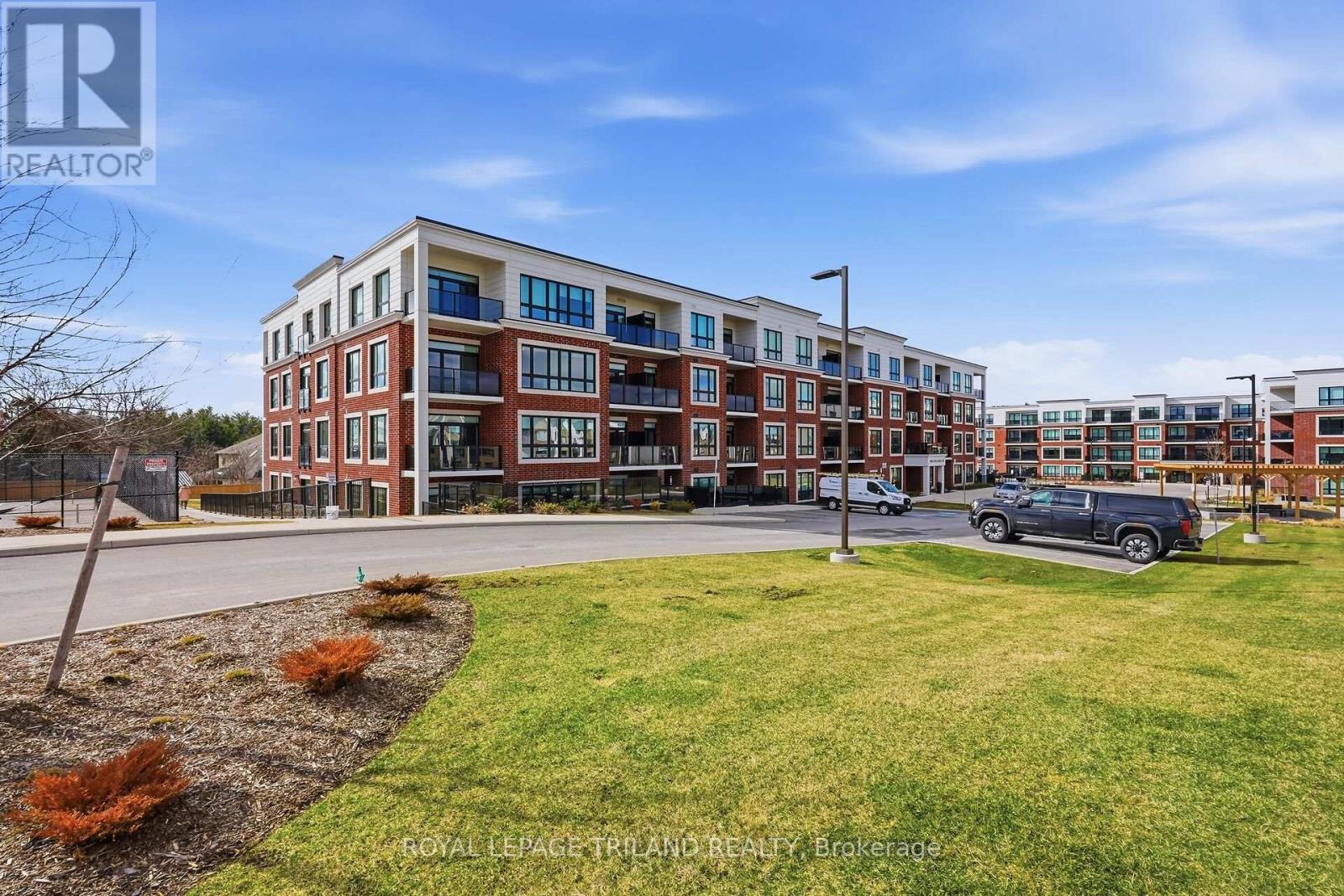 310 - 1560 Upper West Avenue, London South, Ontario  N6K 0M4 - Photo 2 - X12911064