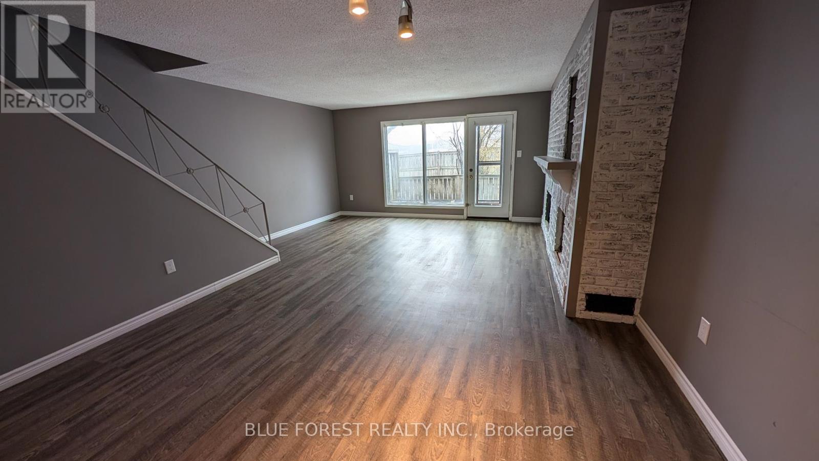 Photo 6 of 22 for 8 - 710 Wonderland Road S