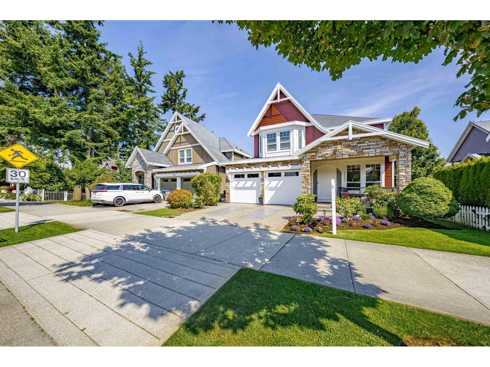 17393 2 Avenue, Surrey, British Columbia  V3Z 6R9 - Photo 2 - R3102199