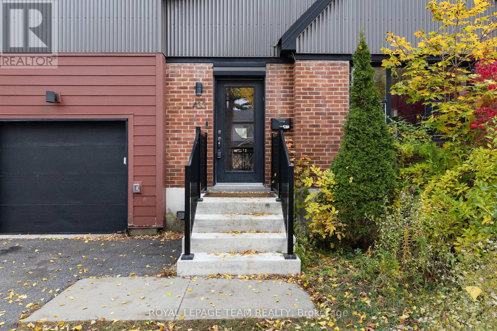 433 Dawson Avenue, Ottawa, Ontario  K1Z 5V5 - Photo 3 - X12911084