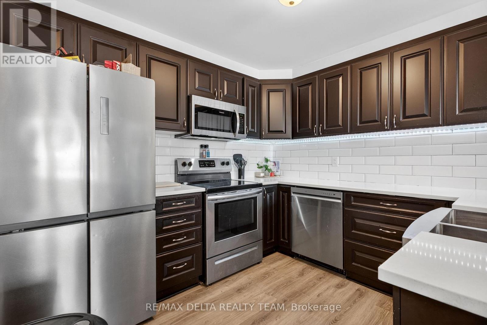 94 Feathertop Lane, Ottawa, Ontario  K2S 1E7 - Photo 18 - X12911170