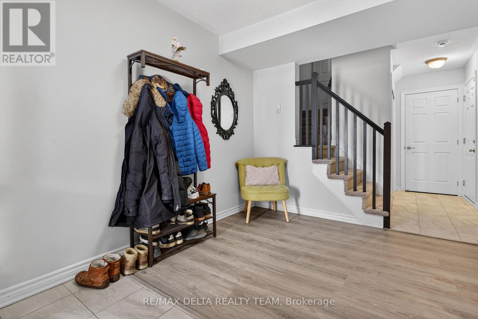 94 Feathertop Lane, Ottawa, Ontario  K2S 1E7 - Photo 2 - X12911170