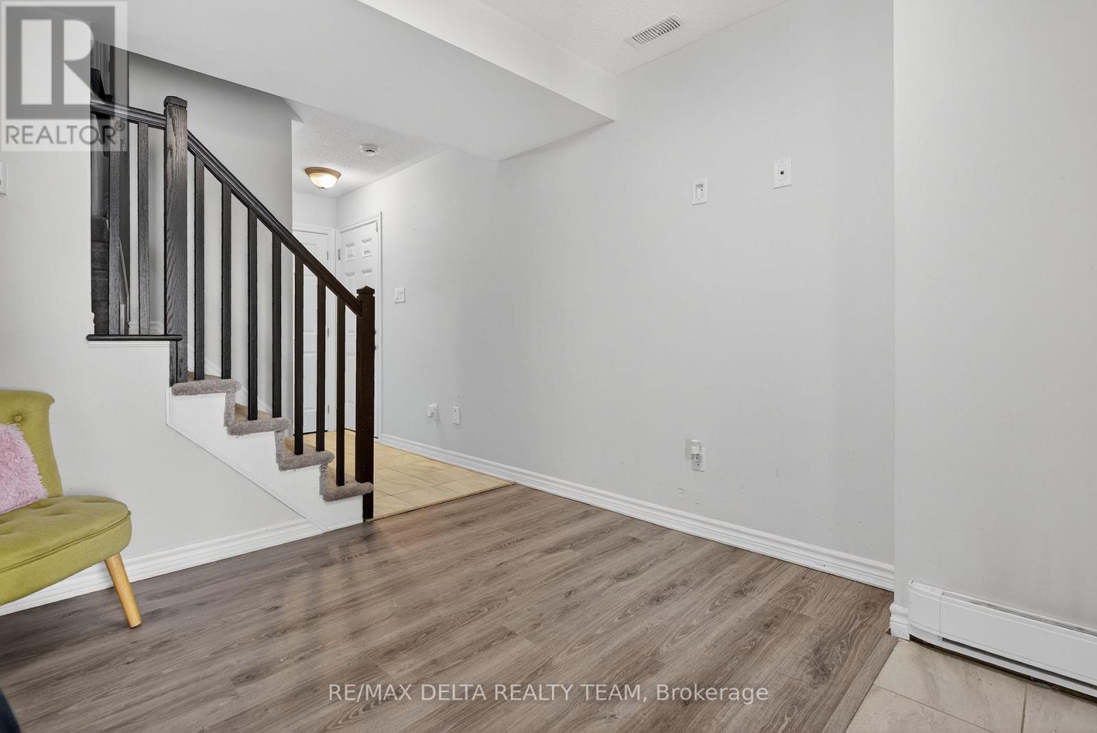 94 Feathertop Lane, Ottawa, Ontario  K2S 1E7 - Photo 3 - X12911170