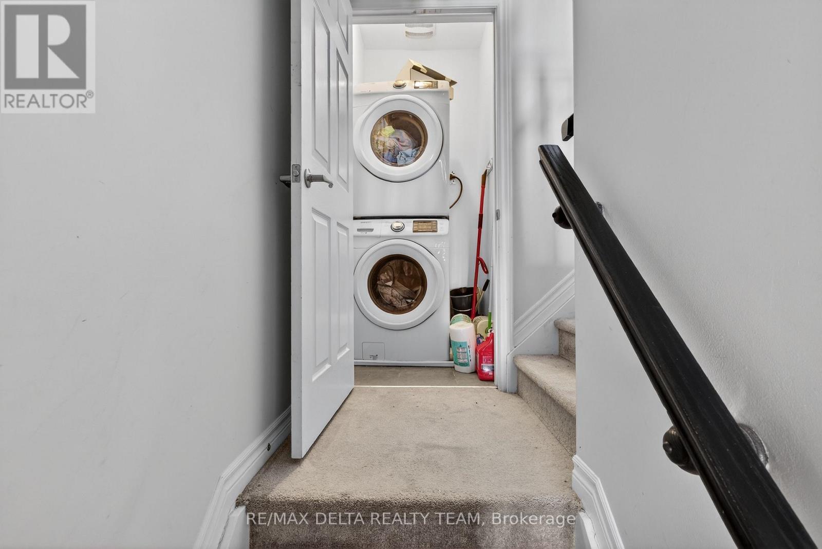 94 Feathertop Lane, Ottawa, Ontario  K2S 1E7 - Photo 4 - X12911170