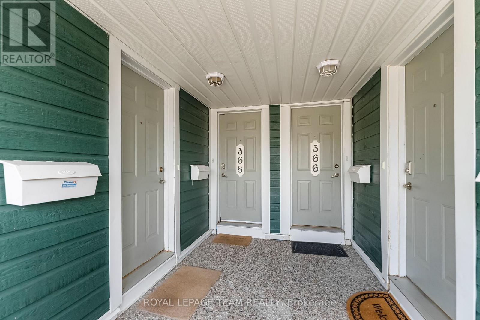 368 Crownridge Drive, Ottawa, Ontario  K2M 3A4 - Photo 2 - X12911176