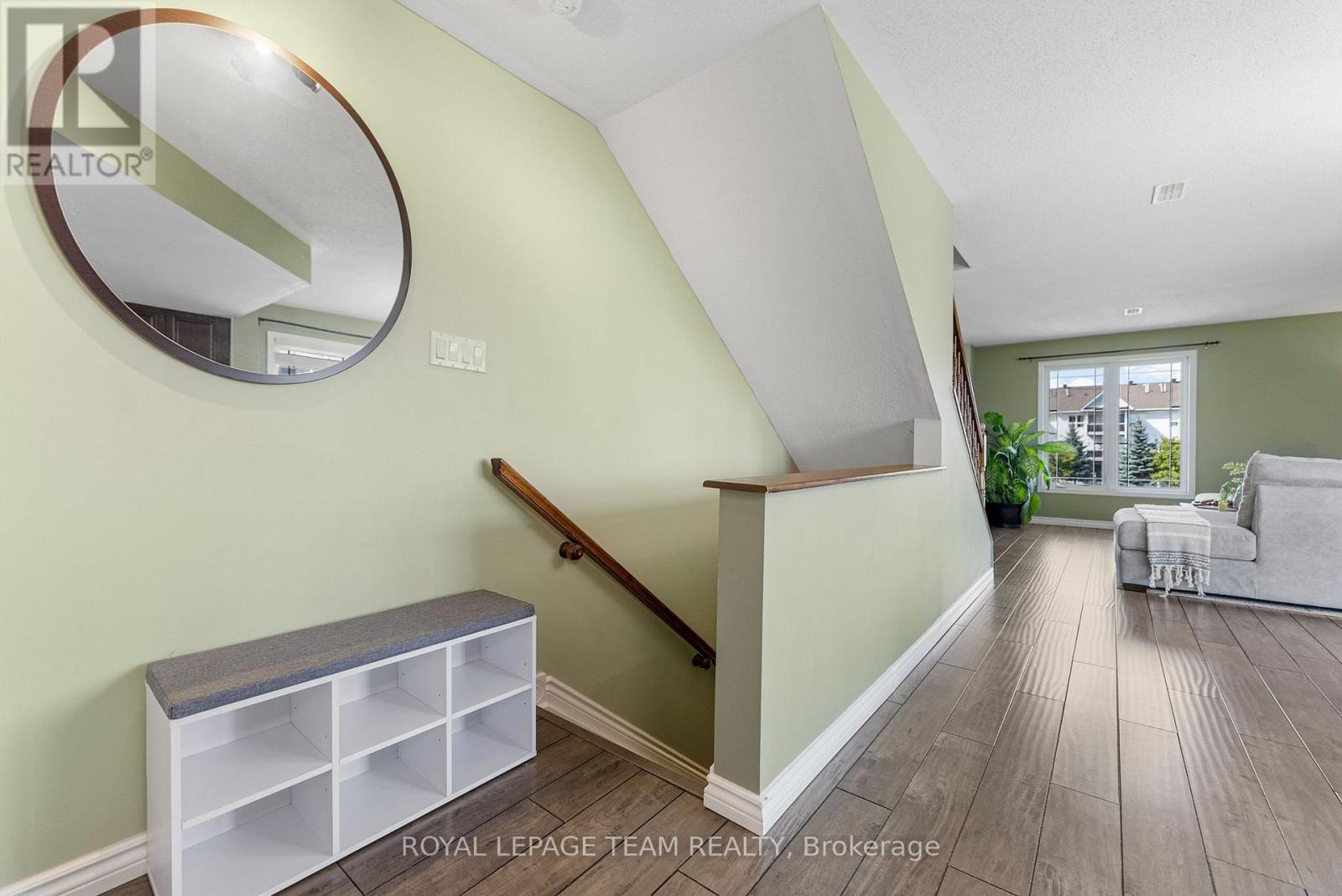 368 Crownridge Drive, Ottawa, Ontario  K2M 3A4 - Photo 3 - X12911176