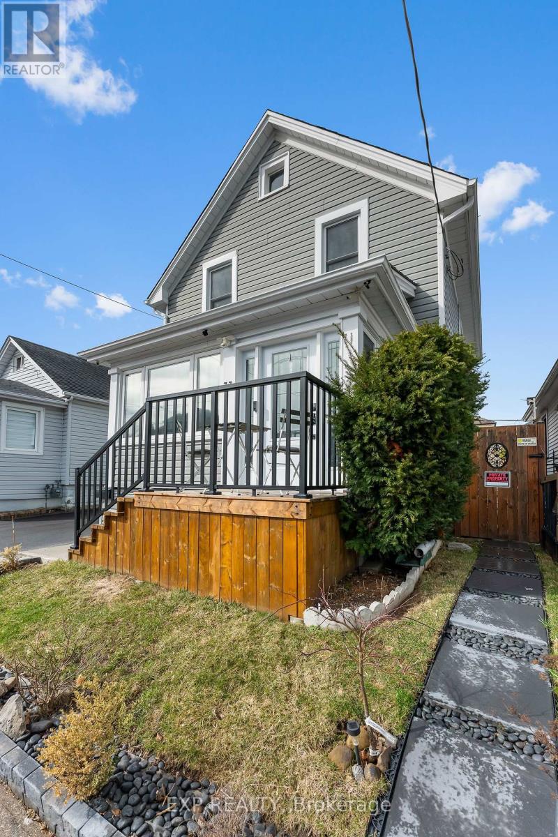 33 Richmond Avenue, St. Catharines (E. Chester), Ontario  L2R 3W6 - Photo 2 - X12910974