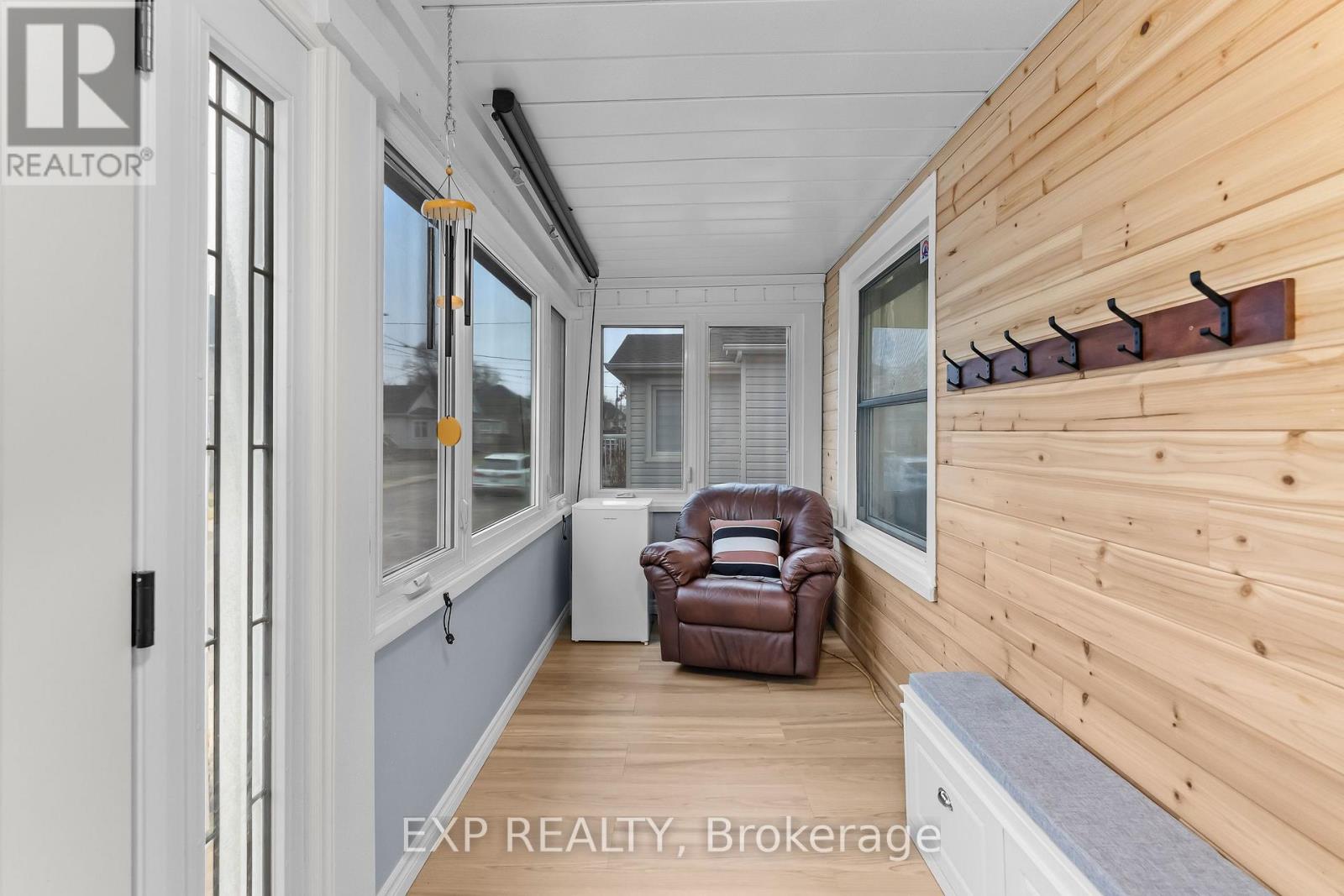 33 Richmond Avenue, St. Catharines (E. Chester), Ontario  L2R 3W6 - Photo 5 - X12910974