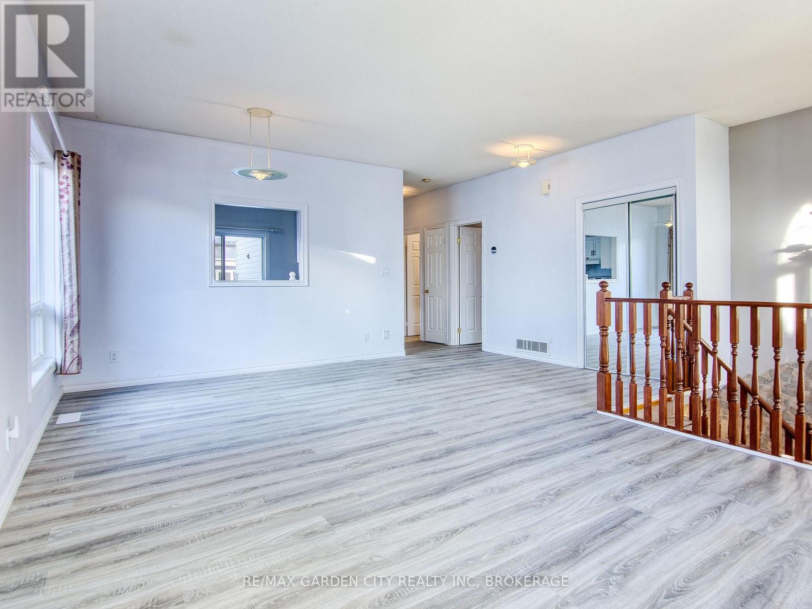 11 Cozocar Crescent, St. Catharines (Rykert/vansickle), Ontario  L2S 3Y5 - Photo 12 - X12911098