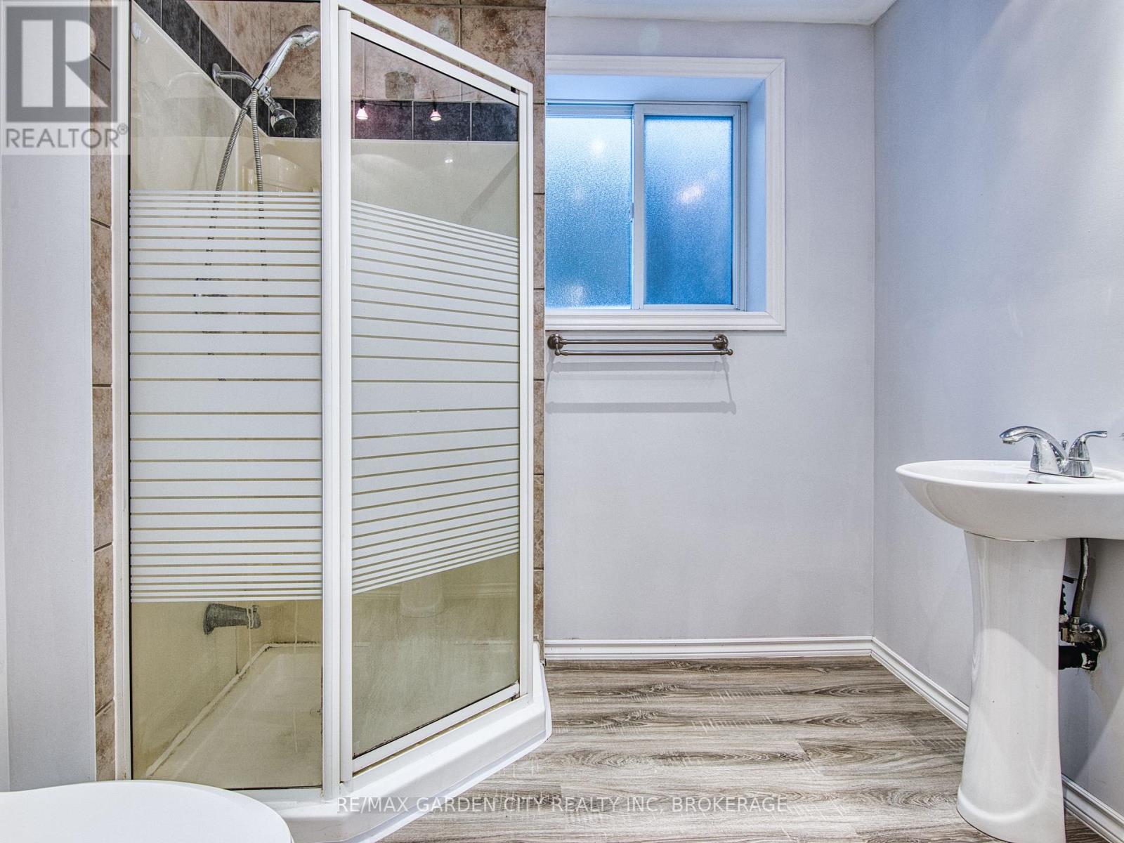 11 Cozocar Crescent, St. Catharines (Rykert/vansickle), Ontario  L2S 3Y5 - Photo 35 - X12911098