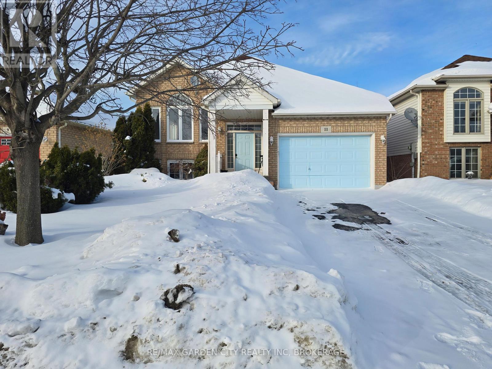 11 Cozocar Crescent, St. Catharines (Rykert/vansickle), Ontario  L2S 3Y5 - Photo 4 - X12911098