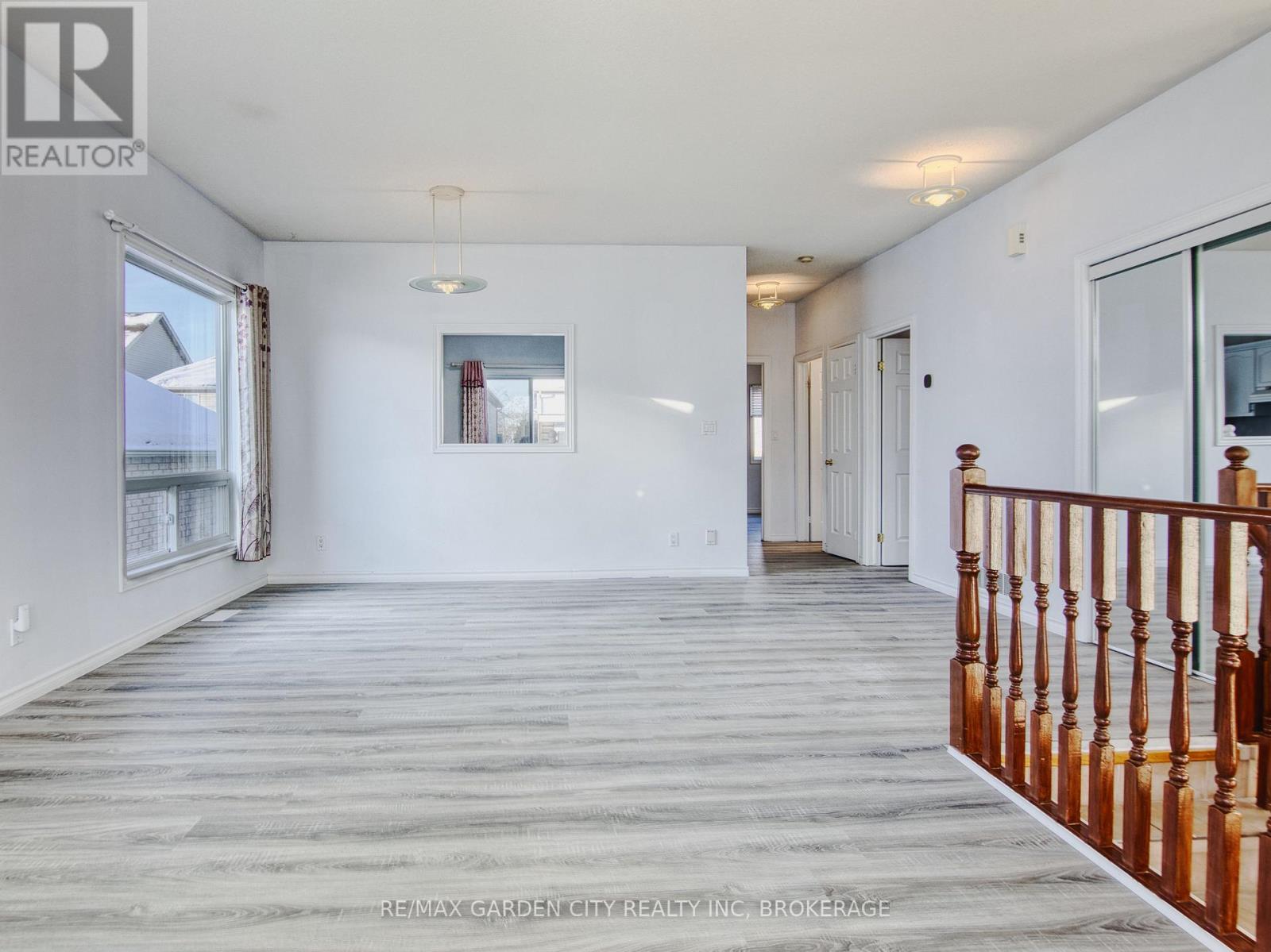 11 Cozocar Crescent, St. Catharines (Rykert/vansickle), Ontario  L2S 3Y5 - Photo 9 - X12911098