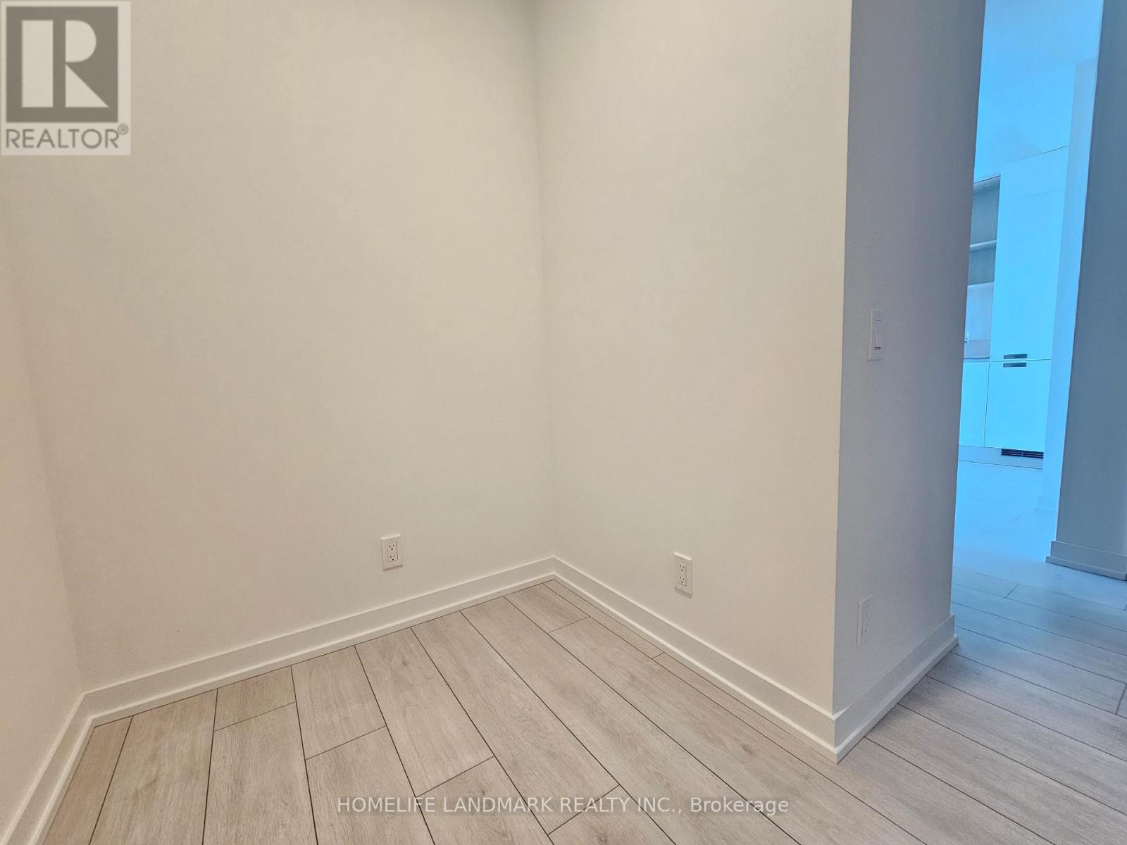 2104 - 39 Mary Street, Barrie, Ontario  L4N 1S9 - Photo 10 - S12894016