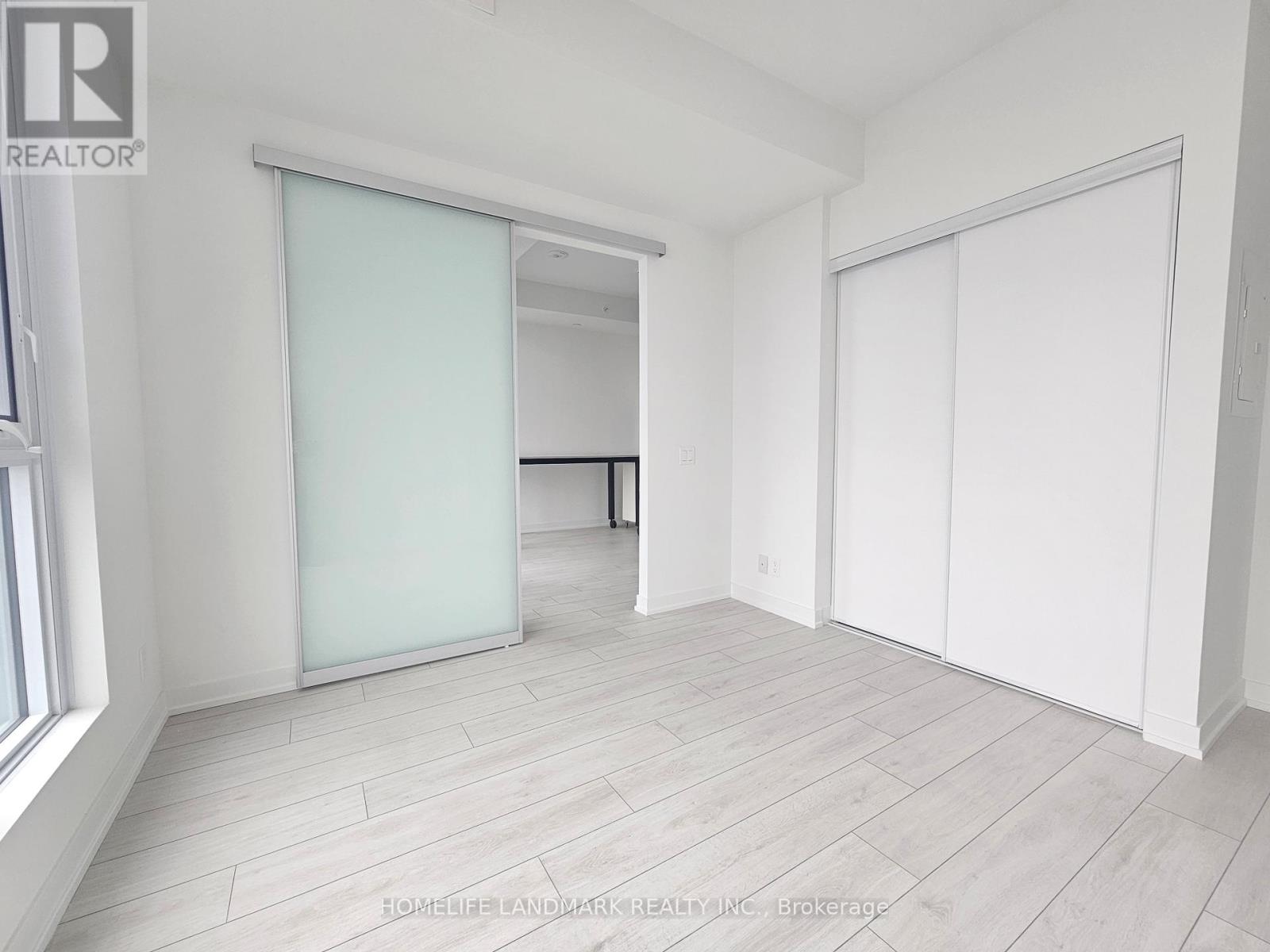 2104 - 39 Mary Street, Barrie, Ontario  L4N 1S9 - Photo 8 - S12894016