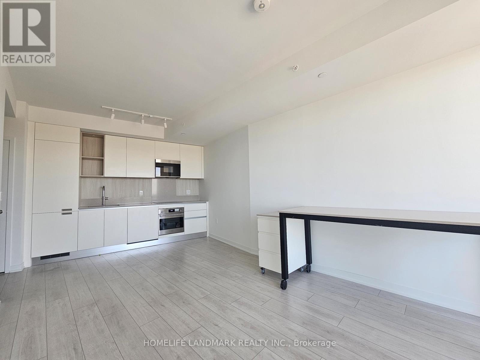 2104 - 39 Mary Street, Barrie, Ontario  L4N 1S9 - Photo 4 - S12894016