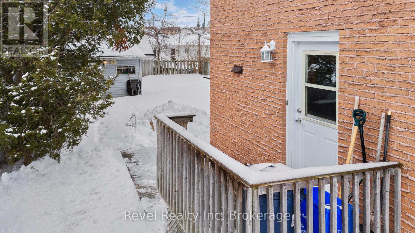 237 Park Avenue, North Bay, Ontario  P1B 7L2 - Photo 3 - X12910984