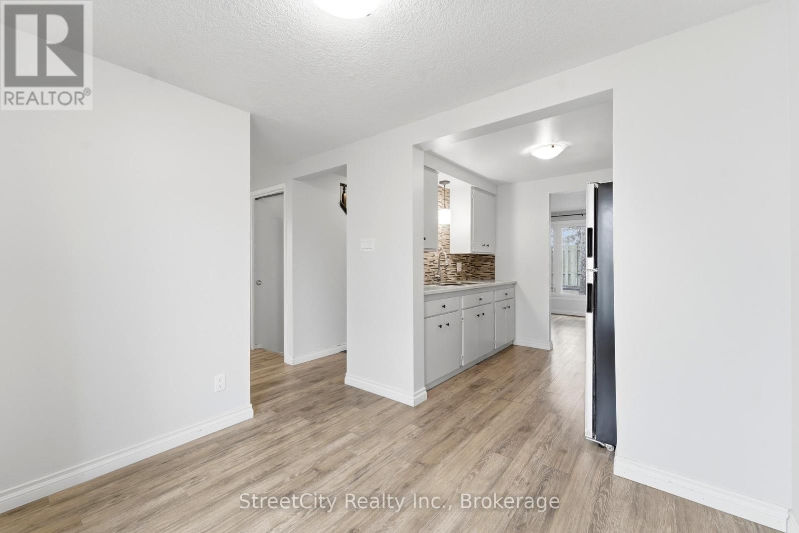 17 - 91 Avonwood Drive, Stratford, Ontario N4Z 1B2 - Photo 12 - X12911002