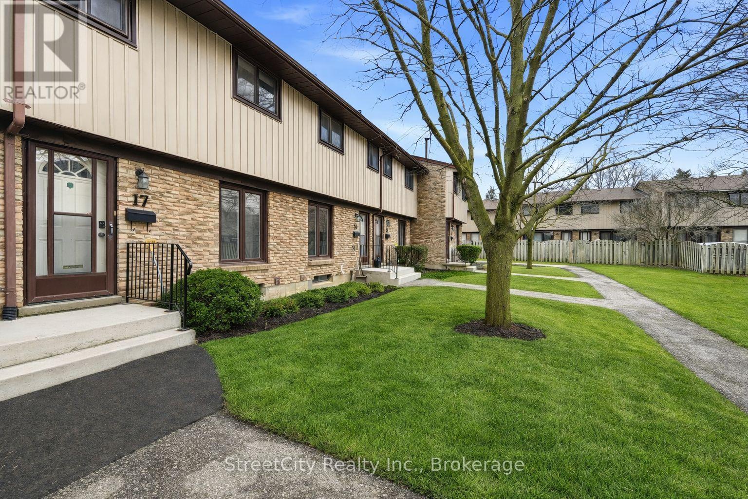 17 - 91 Avonwood Drive, Stratford, Ontario N4Z 1B2 - Photo 2 - X12911002